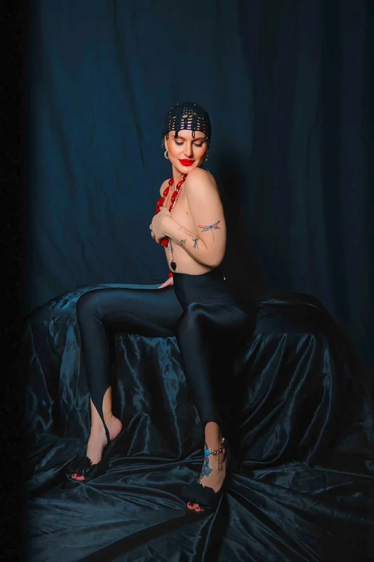 Ukrainian Alina OnlyFans profile