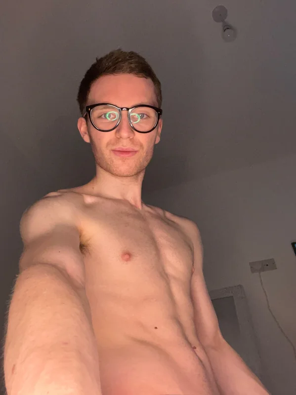 Ryanmcclaren OnlyFans creator sharing explicit content