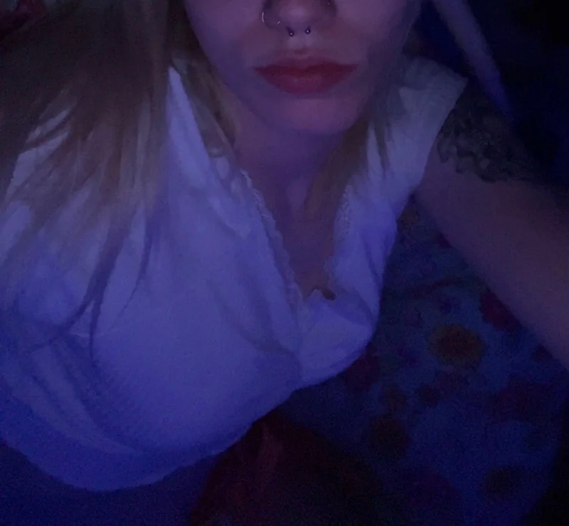 r OnlyFans creator profile picture