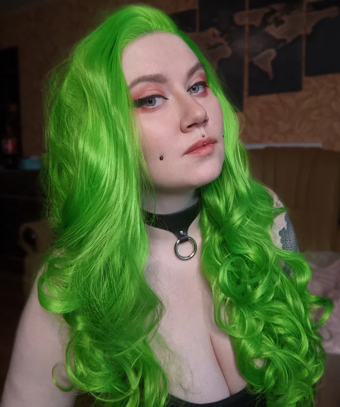 Sasha OnlyFans Thick goth girl