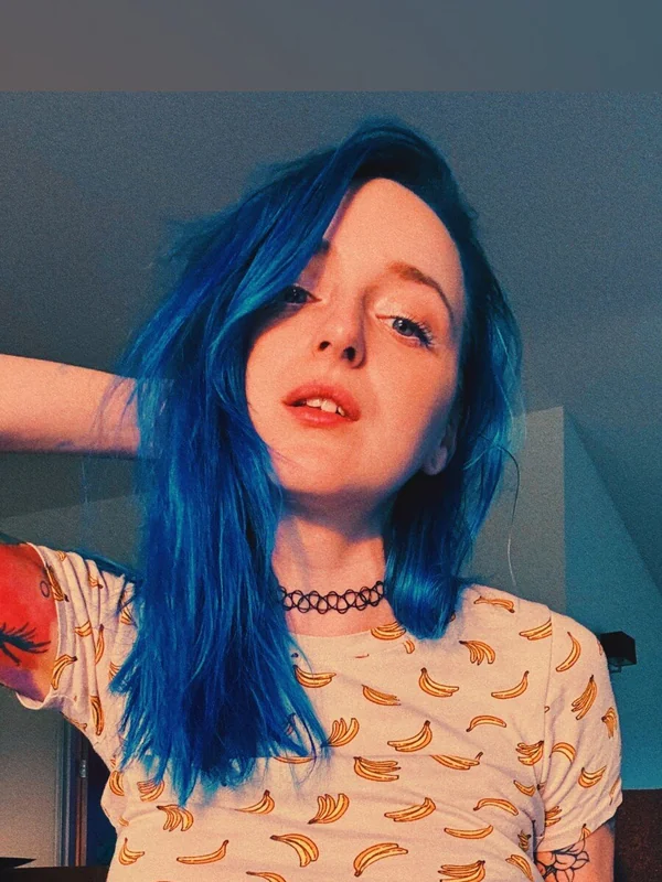 Switchy Sally OnlyFans Profile Switchy Sally OnlyFans cute petite blue-haired goddess