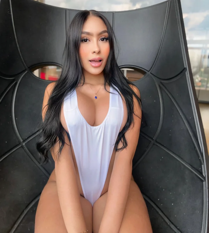 Samie Vera 🍑 OnlyFans profile