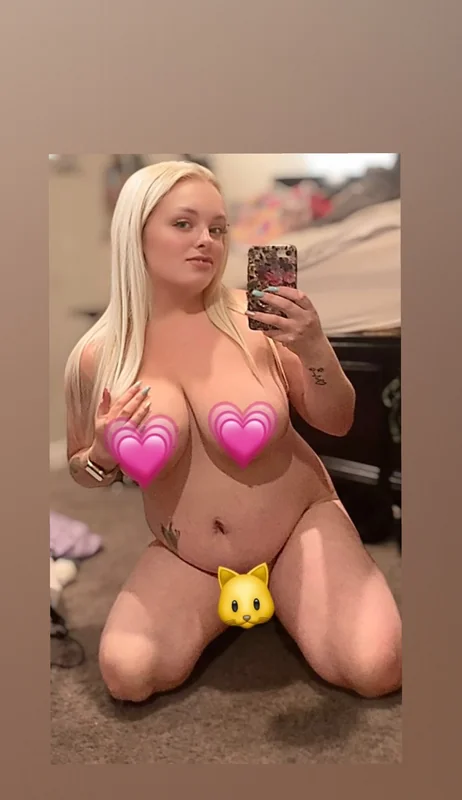 Sarah Sweetheart Xoxo OnlyFans blonde kinky creator