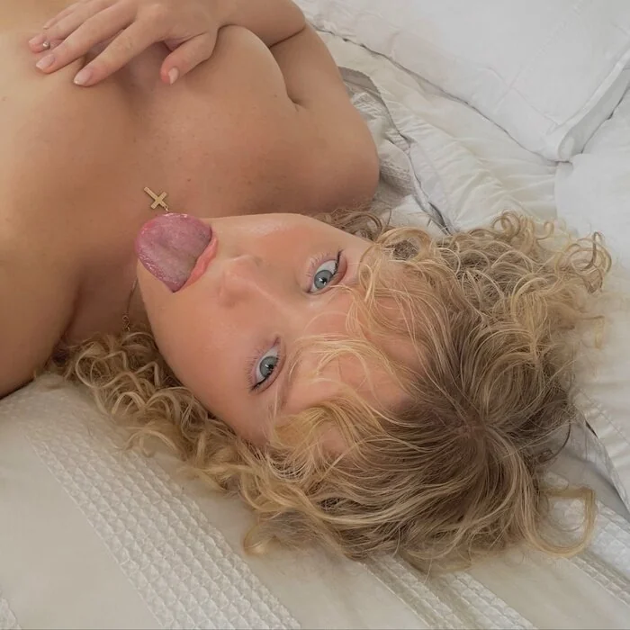 Sarah Thomas - OnlyFans Creator Profile Picture