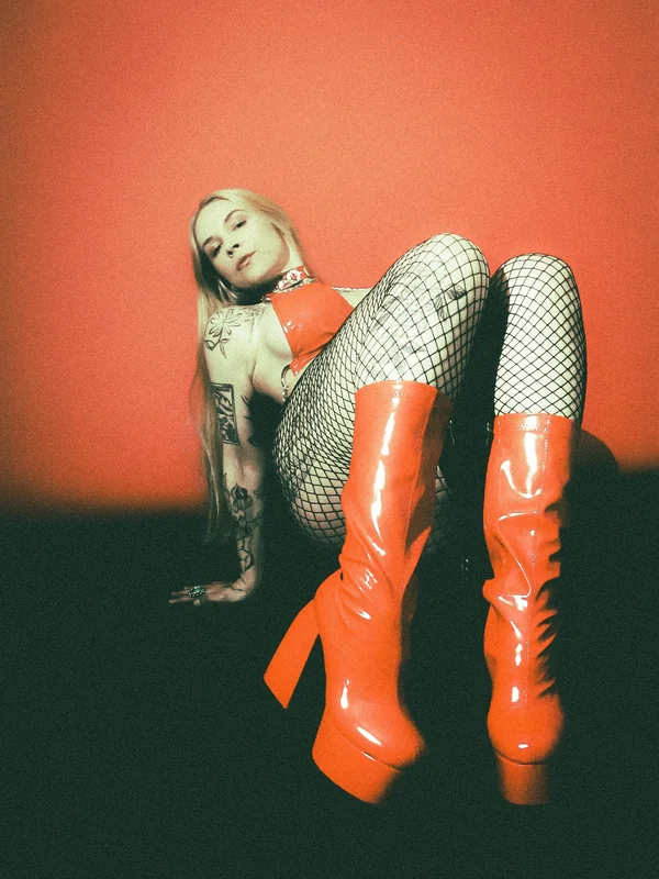 Sarah Vandella - OnlyFans Creator Profile Picture