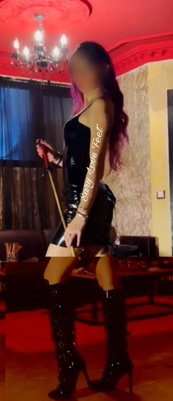 Sarysweetfeet OnlyFans profile with unique fetish style
