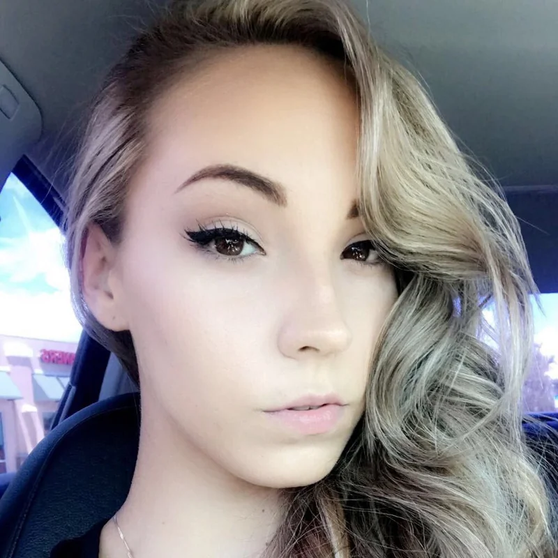 TheSashaFoxxx - OnlyFans Creator Profile Picture