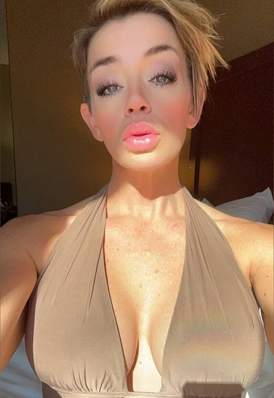 SashaSins - OnlyFans Creator Profile Picture