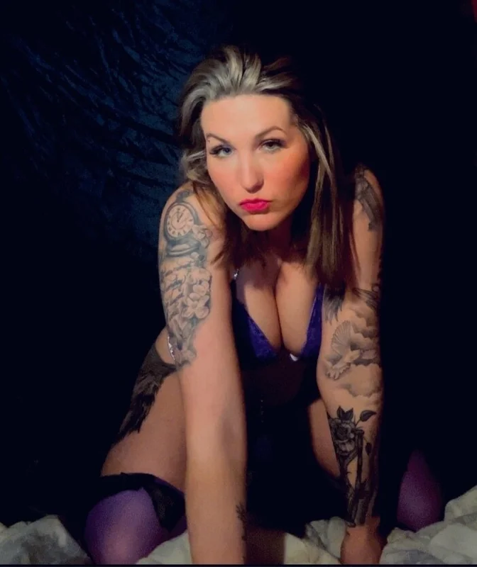 Sassyass87 OnlyFans Profile Sassyass87 OnlyFans outdoor adventurer with tattoos