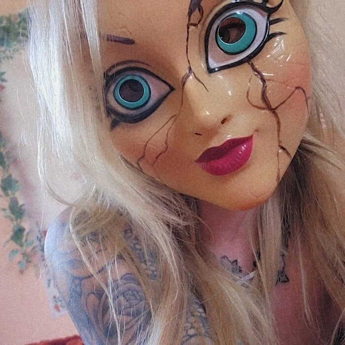 Sassyfirefly666 on OnlyFans, tattooed and spicy.