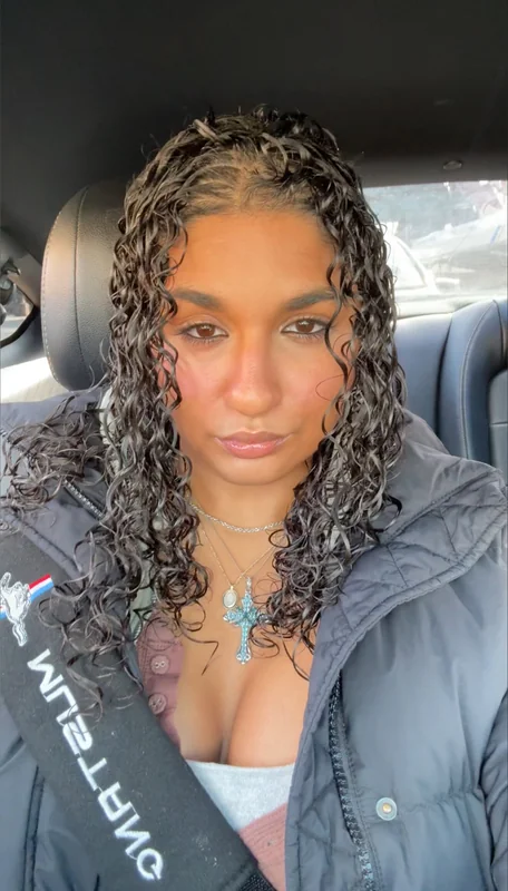 pobre diabla . OnlyFans creator with exclusive content