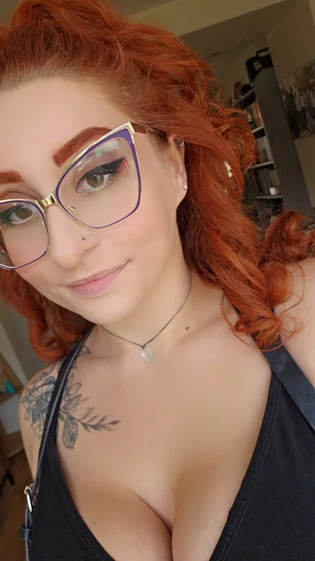 Saucyshort OnlyFans Creator Profile Saucyshort OnlyFans curvy British redhead
