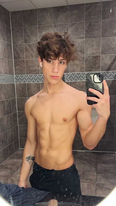 Sebastiancruzxxx OnlyFans Exclusive Content