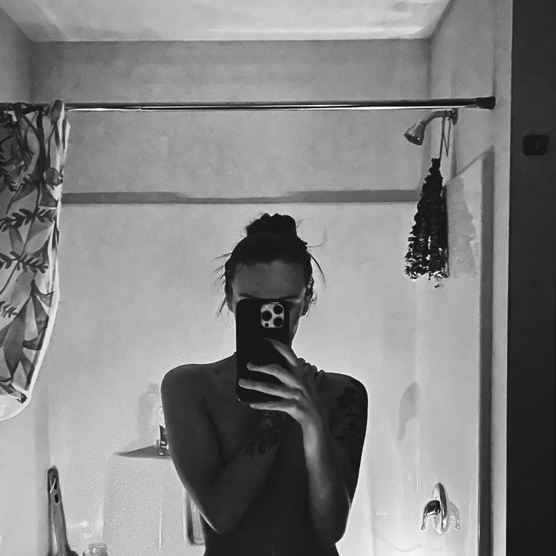 Semi Sweet Petite OnlyFans Creator Semi Sweet Petite OnlyFans petite tattooed girl