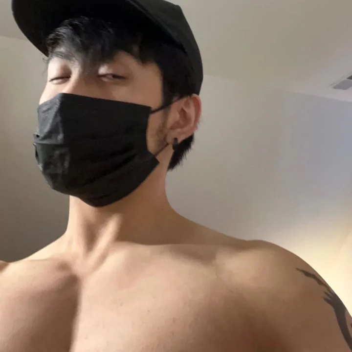 Seupo OnlyFans athletic tattooed creator
