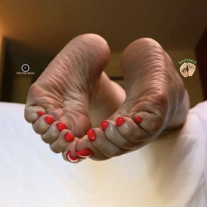 Sexitoes1 ♡ Wrinkled soles 👑 OnlyFans Foot Fetish Entertainer