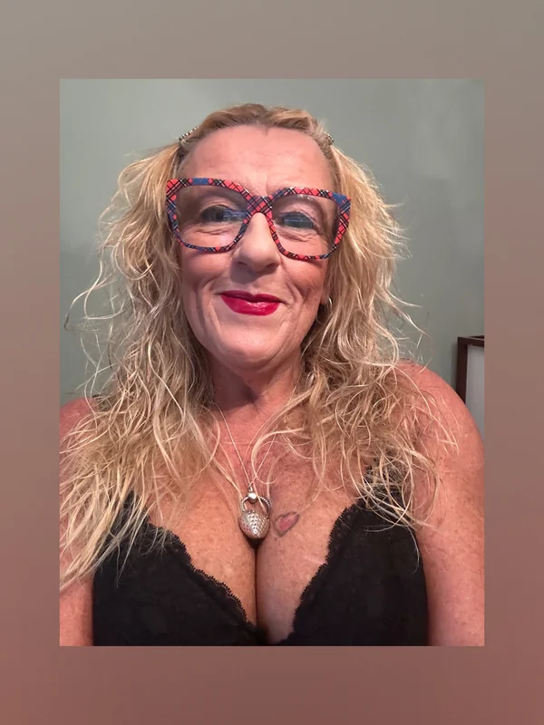 BBM suez OnlyFans Creator BBM suez OnlyFans Creator Busty Content