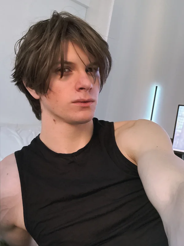 Shanehall OnlyFans creator with exclusive content