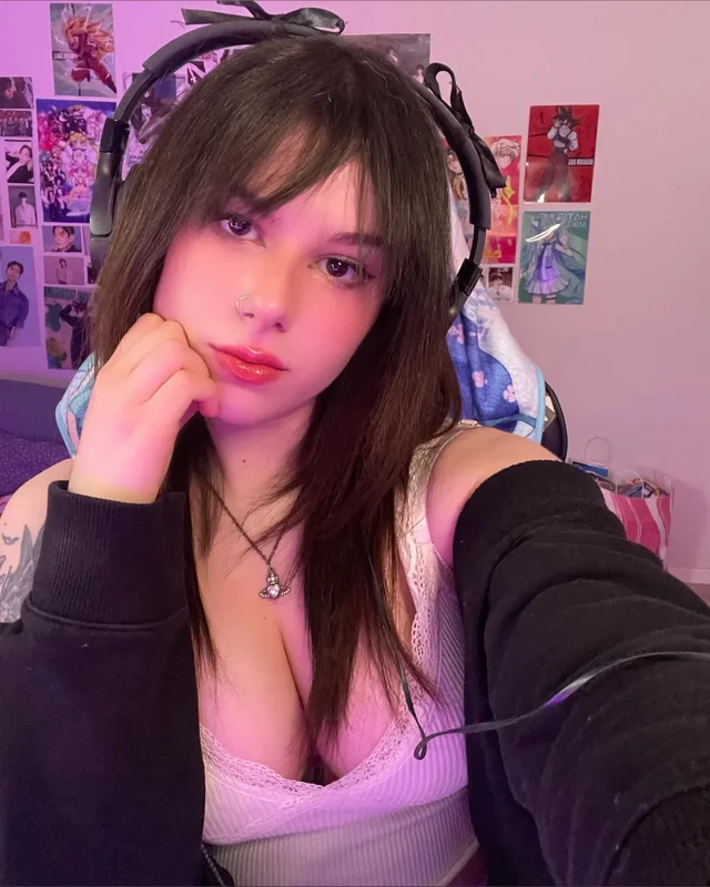 Sherlyine OnlyFans lewd content creator