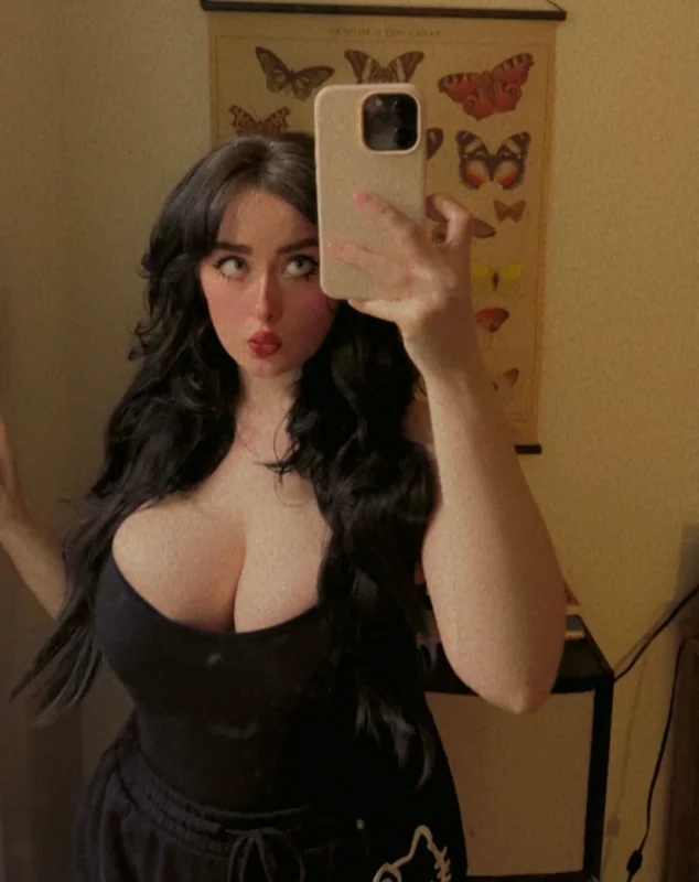 Autumn OnlyFans Creator Autumn on OnlyFans with big tits