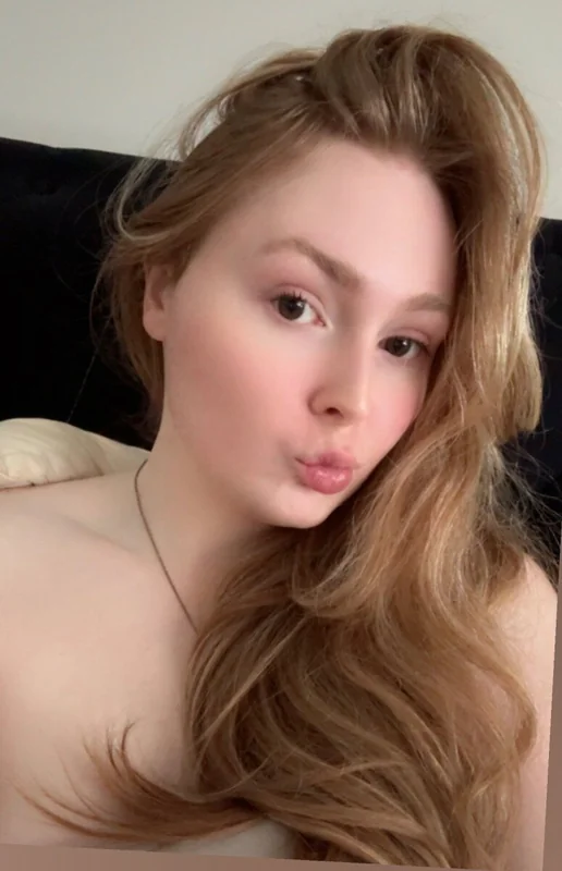 Sarah OnlyFans creator with engaging content
