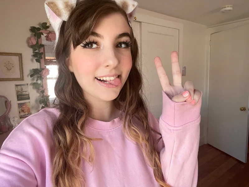 shy aka lia OnlyFans profile
