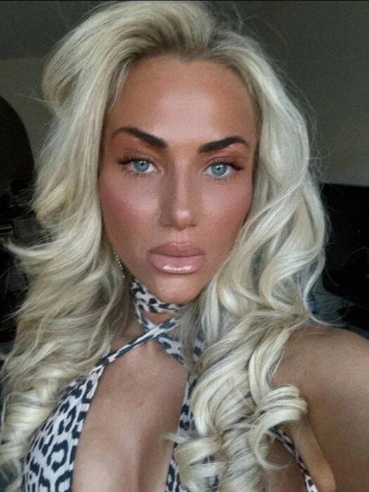 Siennaknight OnlyFans blonde creator