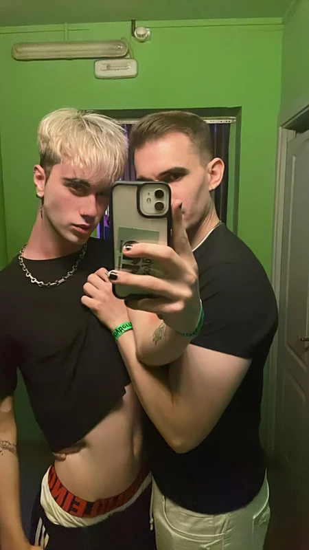 Silverboyxcess OnlyFans Profile Silverboyxcess OnlyFans couple sharing exclusive content