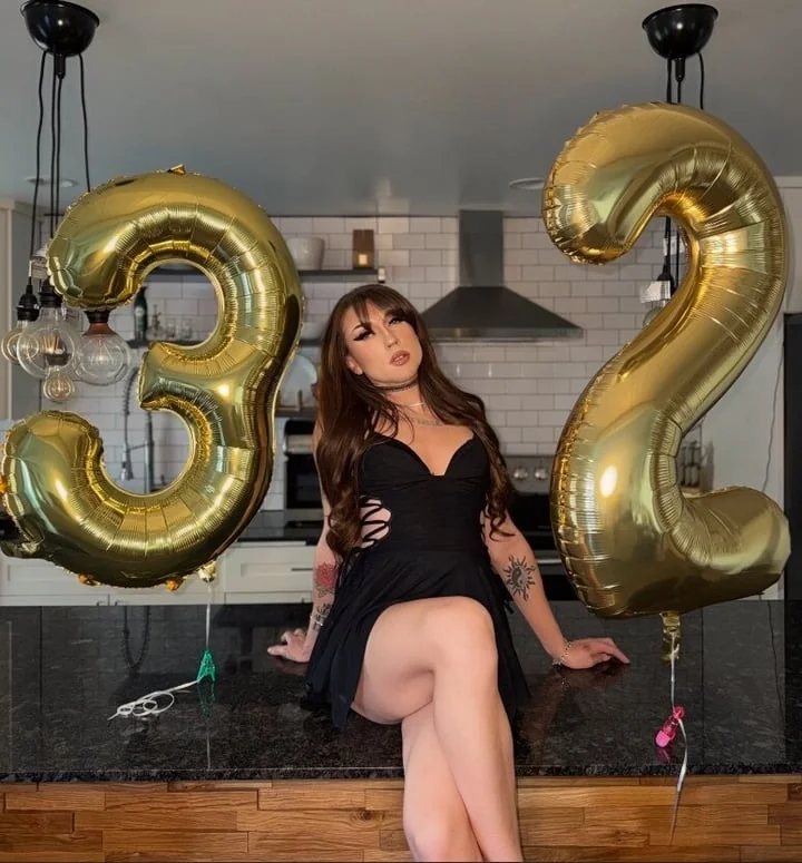 Skybby OnlyFans Profile Image Skybby OnlyFans glamorous tattooed brunette