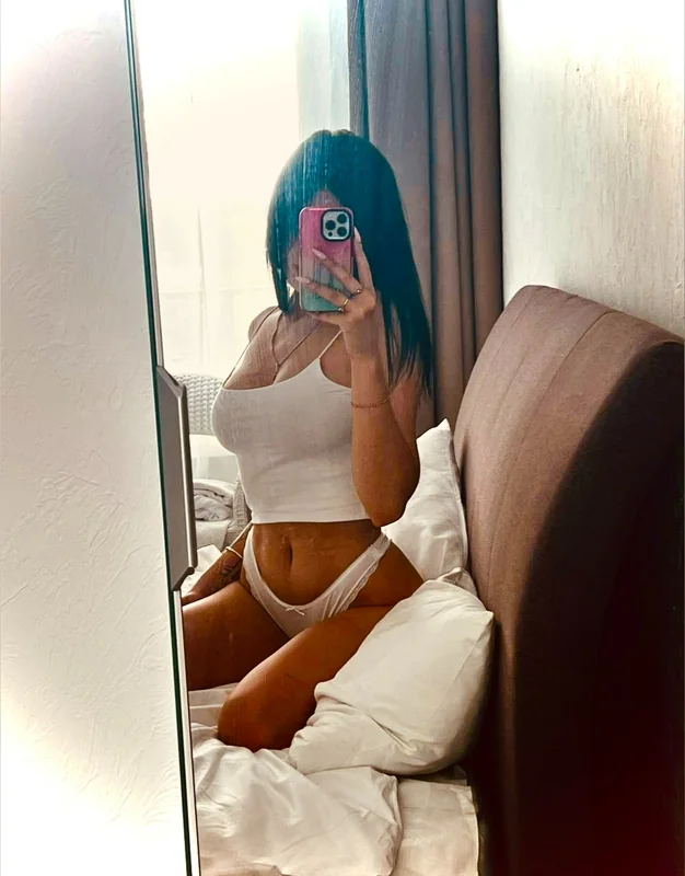 asia on OnlyFans asia OnlyFans creator with black hair