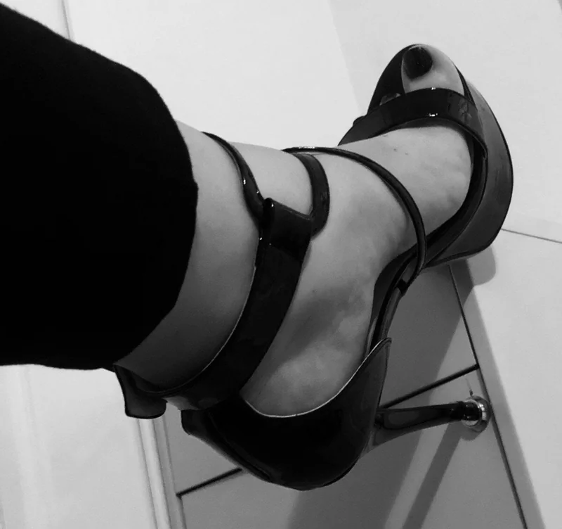 Lola Sole OnlyFans Profile Lola Sole OnlyFans creator with sexy feet
