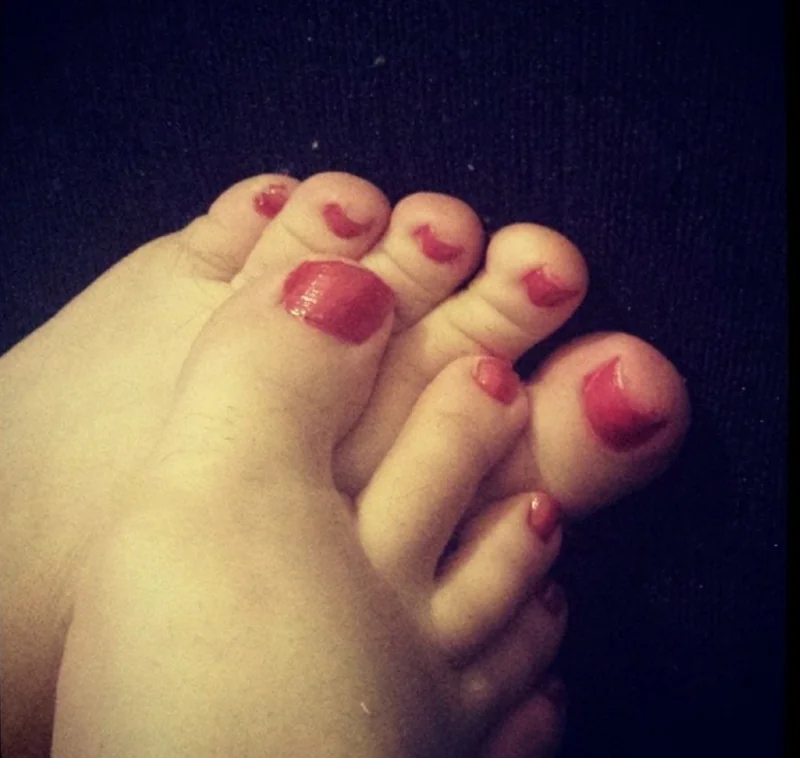 Sole Survivor OnlyFans Profile Sole Survivor OnlyFans creator with tiny UK size 4 feet