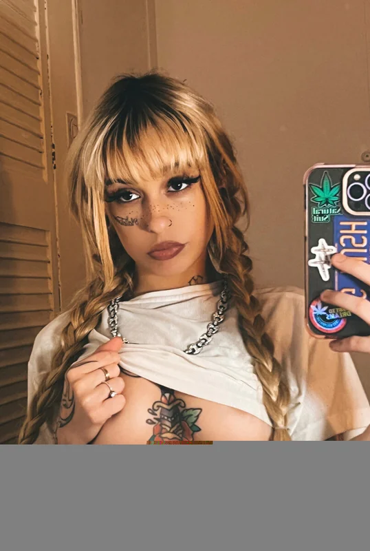 Play w suky YOUR BEST ADDICTION - OnlyFans Creator Profile Picture