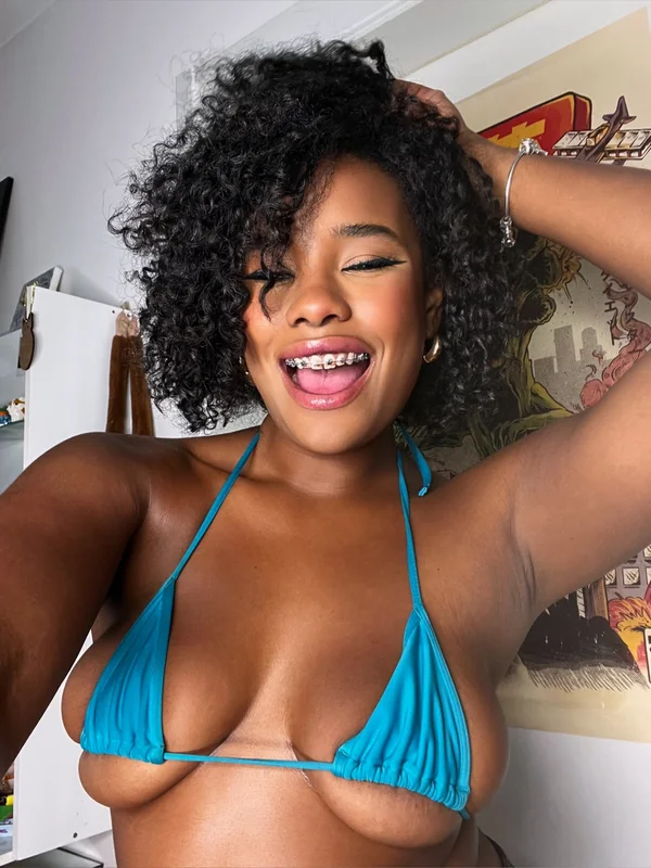 Sophia Lins OnlyFans profile
