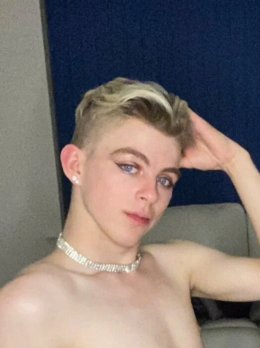 Sortcode on OnlyFans with artistic content