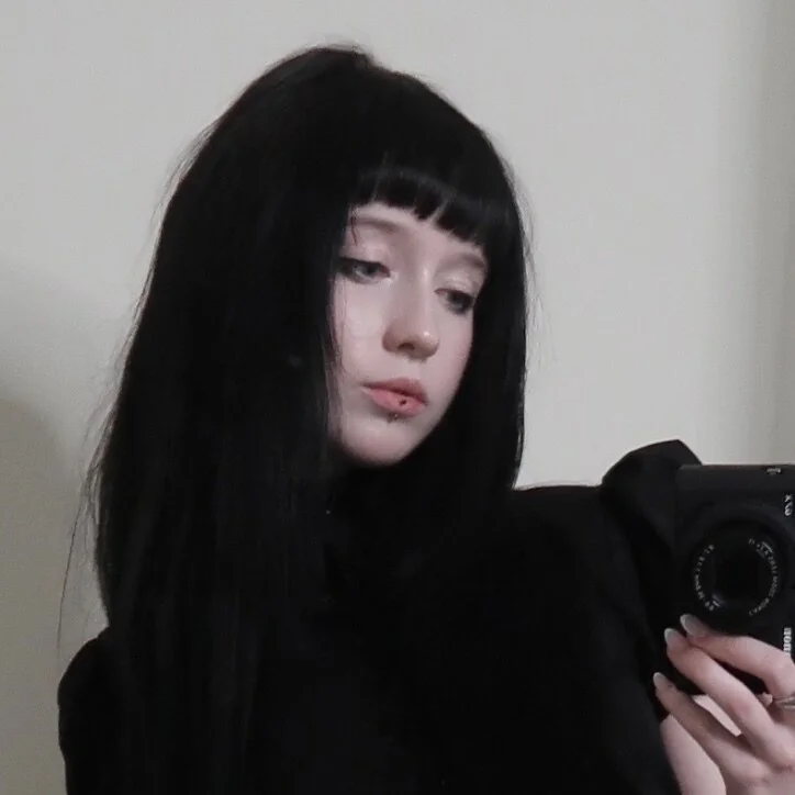 Spinechillx OnlyFans creator with engaging personality.
