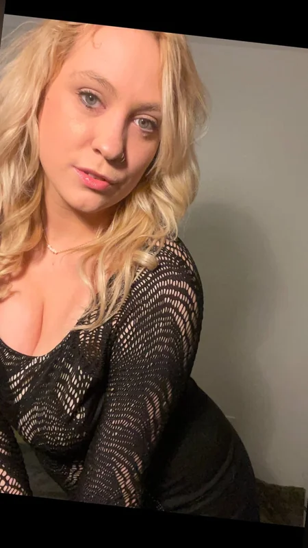 StefanieJoy OnlyFans Creator StefanieJoy OnlyFans blonde creator