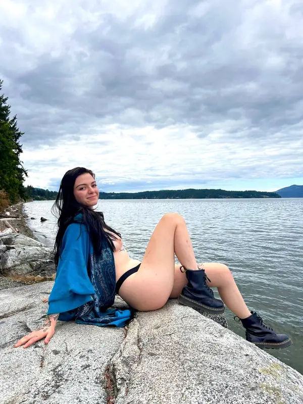 Kate Love OnlyFans Creator Kate Love OnlyFans Slim Tattooed Creator