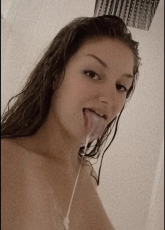 Karina OnlyFans creator with engaging content