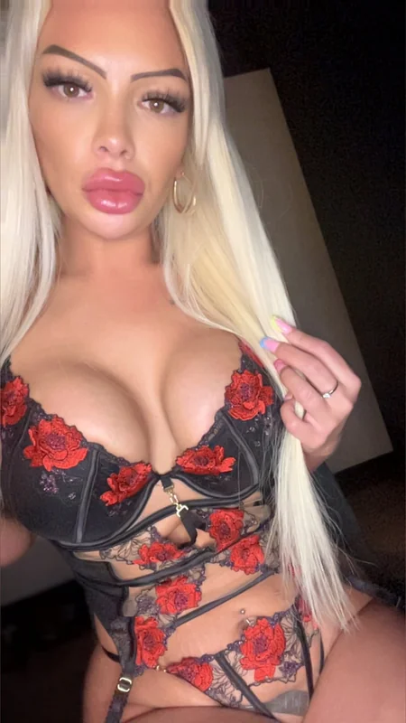 Sweetonexxx OnlyFans profile