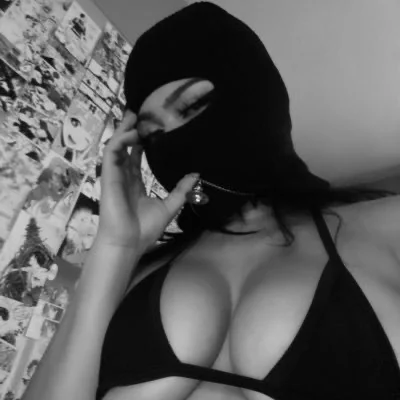 Sydelize OnlyFans creator with exclusive content