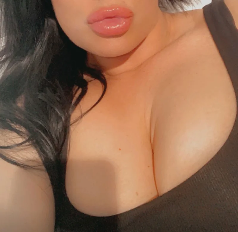 Sydneyvogue OnlyFans Creator Sydneyvogue OnlyFans cozy escape
