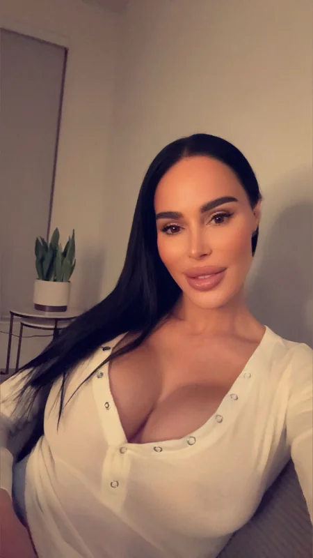 Tabitha Taylor OnlyFans Glamour Model