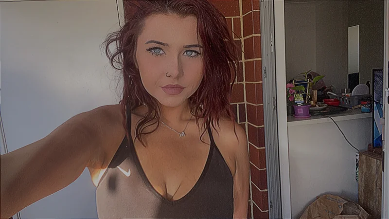 Tara OnlyFans Creator Tara OnlyFans red hair slim