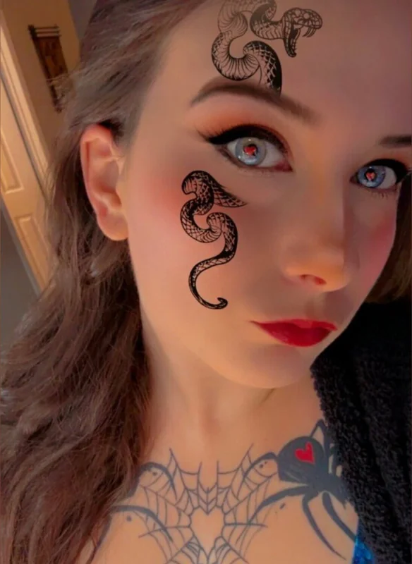 Tattedlezbabefree OnlyFans profile
