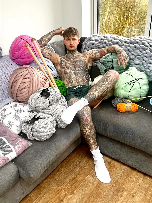 Dan tattooed knitter Dan tattooed knitter OnlyFans tattooed creator