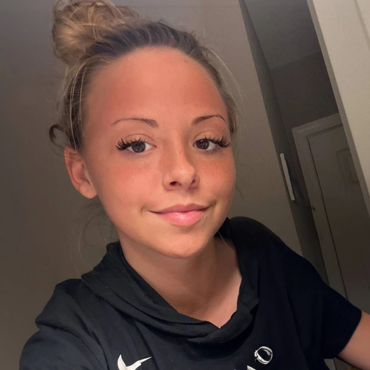 Mia OnlyFans exclusive creator profile photo