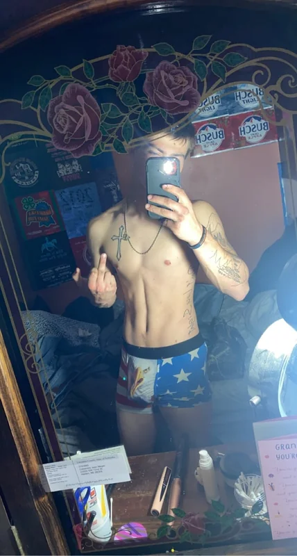 Theedaddyclark OnlyFans Profile Theedaddyclark OnlyFans slim tattooed male creator