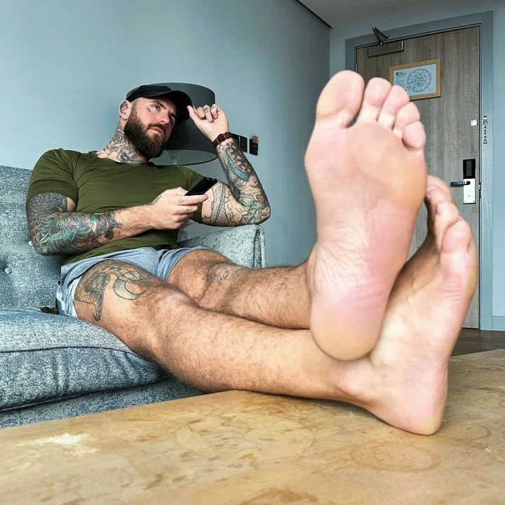TheGiantsFeet OnlyFans profile