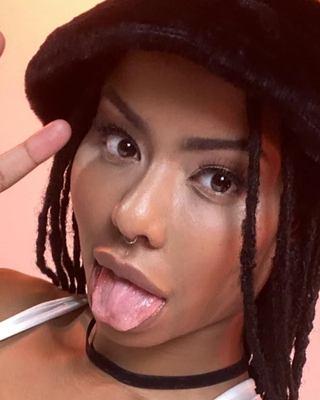 Kira Noir OnlyFans profile